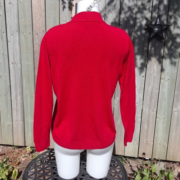 Size M petite red turtleneck sweater - Picture 4 of 9
